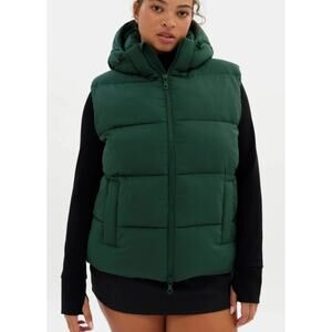 NWT Girlfriend Collective Juniper Recycled Puffer Hooded Vestsize M